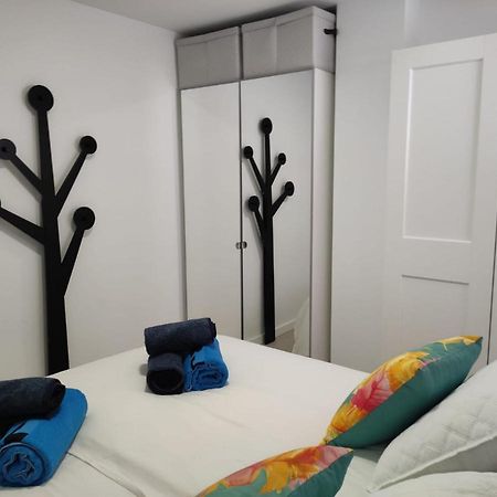 1 Bedroom Beachfront Apartment At Torecilla Beach Nerja Exterior foto